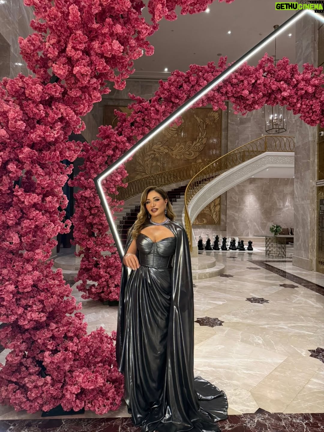 Laila Elwi - 24.7K Likes - Stepping into Day 3 #RedSealFF25 💖

Styled by: @maissaazab @sahar.m.azab
Dress: @zeenazaki 
Hair: @mermaidsalon.sa @shams.hir.stylist 
MUA: @makeupby_sherri 
Jewelry: @chopard @attarunited