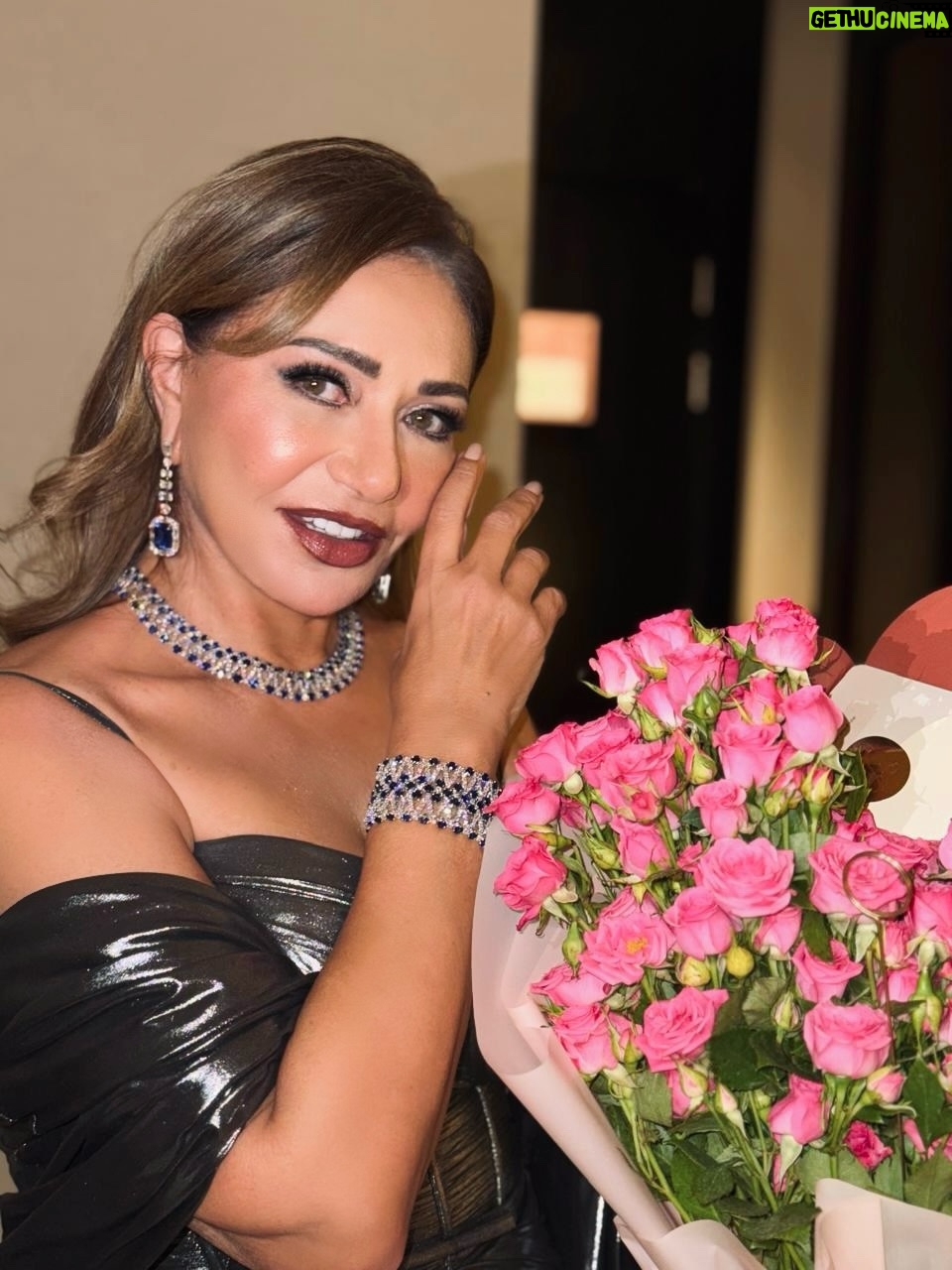 Laila Elwi - 24.7K Likes - Stepping into Day 3 #RedSealFF25 💖

Styled by: @maissaazab @sahar.m.azab
Dress: @zeenazaki 
Hair: @mermaidsalon.sa @shams.hir.stylist 
MUA: @makeupby_sherri 
Jewelry: @chopard @attarunited