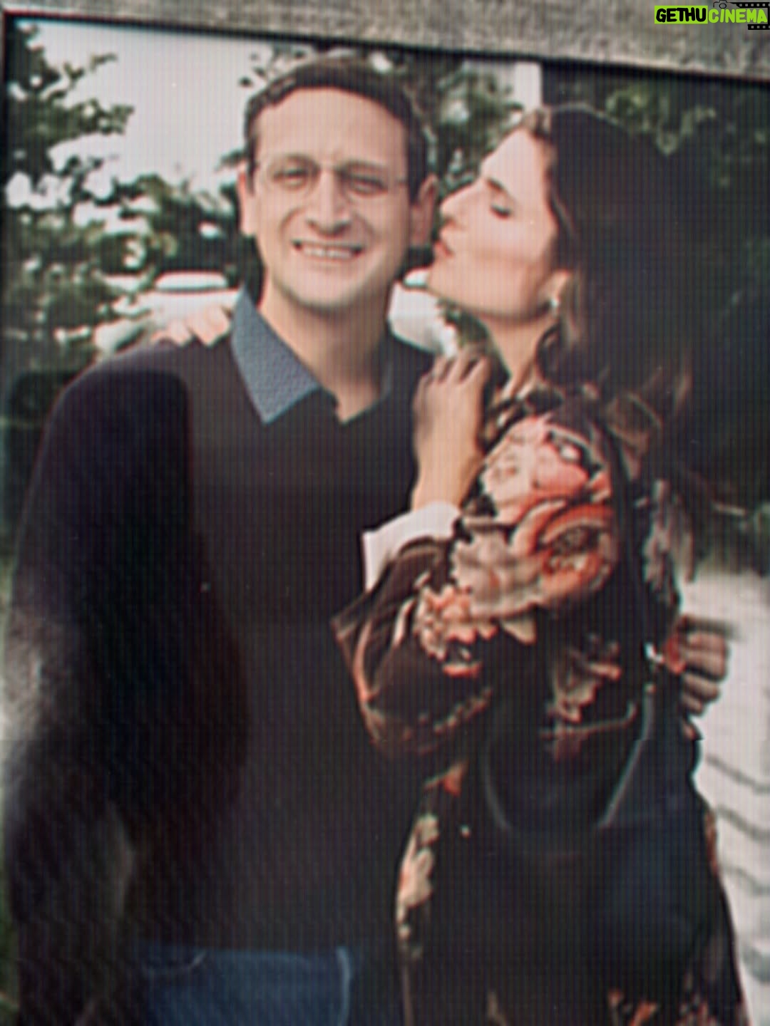 Lake Bell - 10.2K Likes - Ron & Barb for another season around the sun. 
#everpump #tecca #thechaircompany @hbo @hbomax