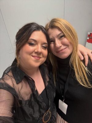 Lala Chus Instagram - Pues se hizo, se presentó la gala de los @premiosidolo junto con mi diosa amada @kiramiro. 

Mil gracias @dulceida por pensar en nosotras para tremendo trabajo. 🤍🤍

Por supuesto dar gracias al equipo divino que me ayudó a estar así de linda en una noche importante.

Gracias infinitas a  @jordidalmauoficial x @be.creative.by.jordi.dalmau por hacerme este vestido blanco y el mono tan preciosos en tiempo récord. Habéis sido increíbles, vaya currazo 🥹🤍🤍🤍🤍

Estilismo @virginia_mcarnino y @gabrieladizz 
El abrigo azul magnífico de @velascoateliermadrid 
Joyas: @kalliope.jewelry , @aflamegroup y @swarovski 

Makeup y pelito @rosabarreraavec  y @ismaelbachiller x @sebastianproes (publi) 

Y todo lo demás, siempre ella, la mejor del mundo @vic.plum ♥️♥️♥️♥️♥️♥️