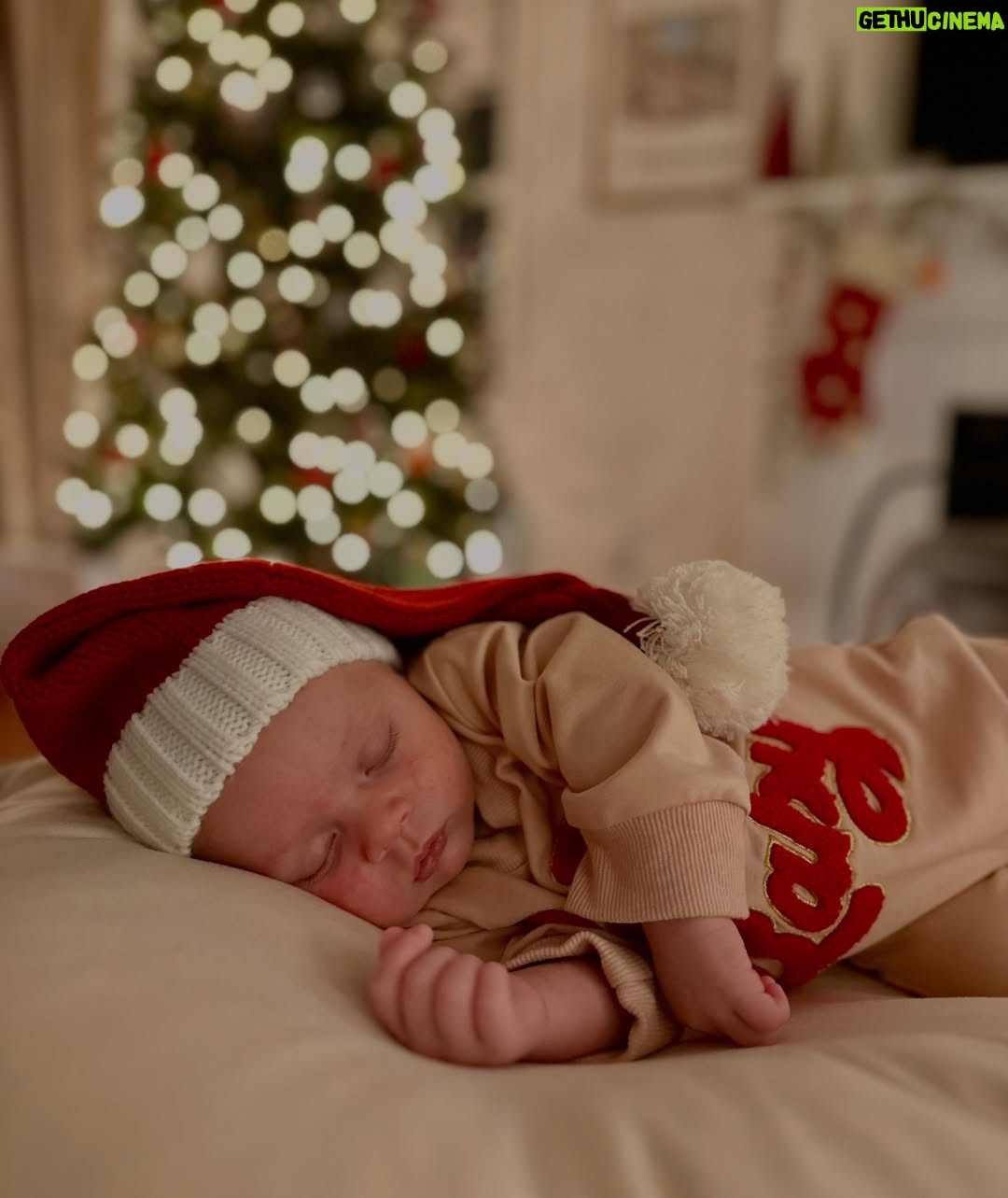 Lani Randol - 2.4K Likes - Merry Christmas from the Randols ♥️ #babysfirstchristmas #merrychristmas #happybirthdayjesus