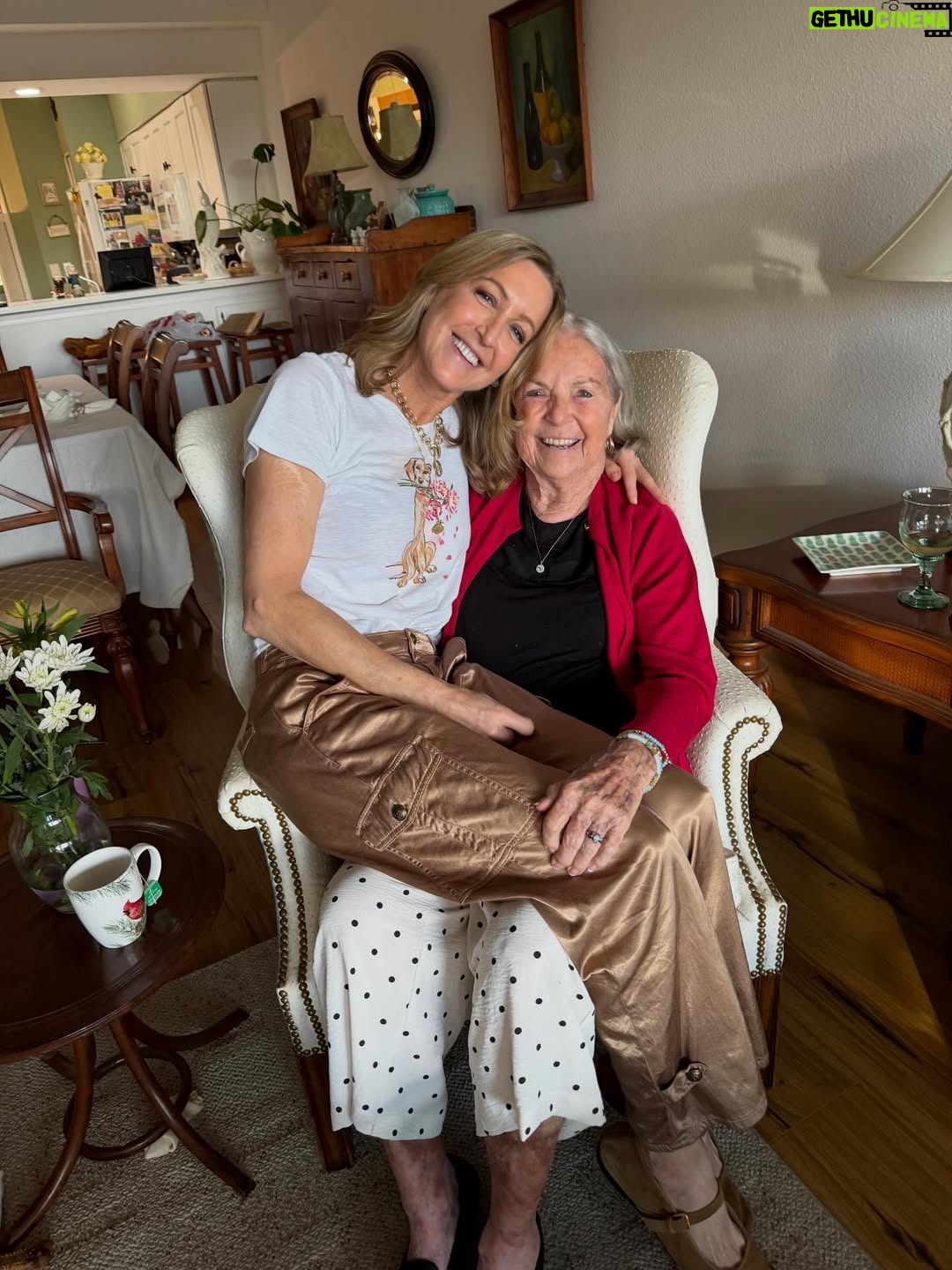 Lara Spencer - 12.7K Likes - I am the youngest  of five and forever my mama’s baby girl.  Feeling so thankful today for our time together.  Hope you all have a day filled with love and family.  Happy Thanksgiving everyone. ❤️🦃❤️🦃