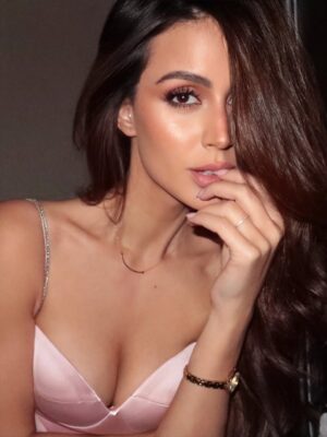 Larissa Bonesi Instagram - 🎀💕

Styling : @alifyalakdawala 
Photography : @jaikishenraheja 
Location : @stregismumbai