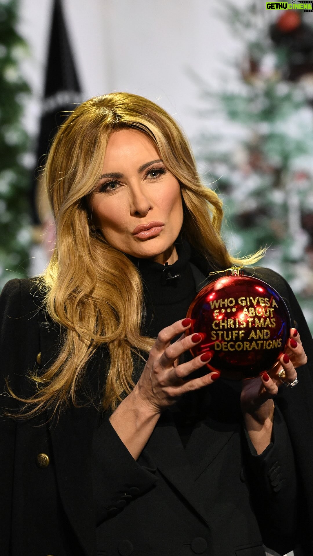 Laura Benanti - 59.9K Likes - Melania spreads some holiday fear! 🎄

#Colbert #Melania #FLOTUS @laurabenanti