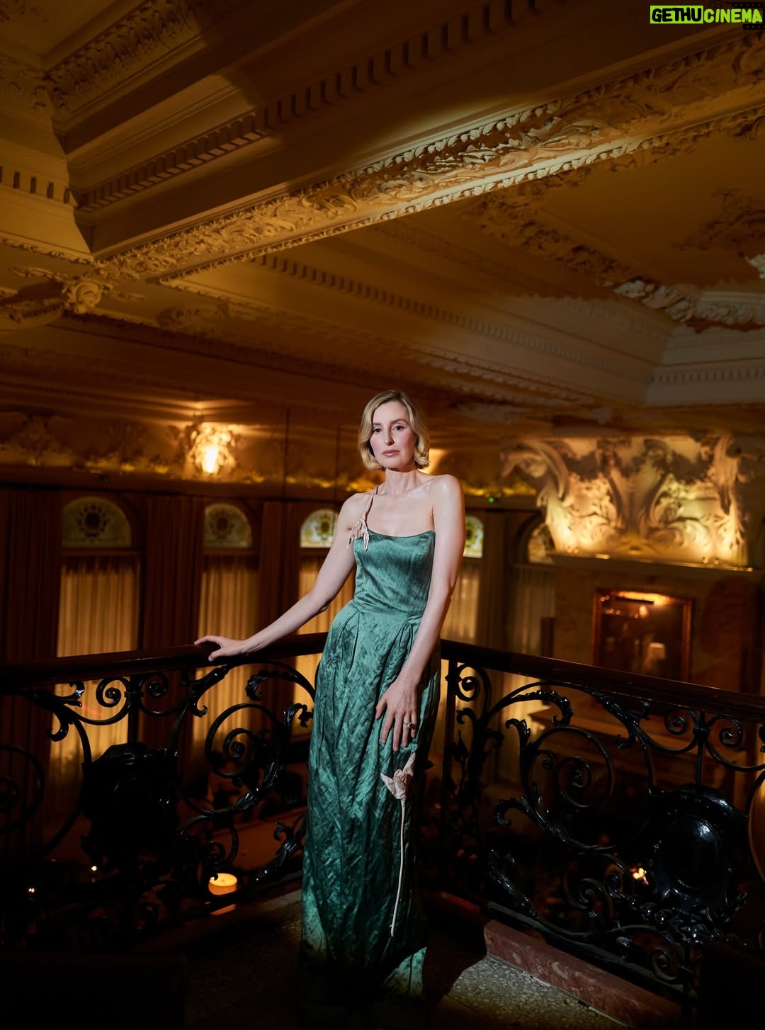 Laura Carmichael - 7.4K Likes - Thank you @britishmuseum for a magical evening 💞

Styling: @rebeccacorbinmurray 
Dress: @erdem
Makeup & Skincare: @busterknight using @lancomeofficial 
Hair: @valeriebenavides using @hairbysammcknight 
📸 @domisalu