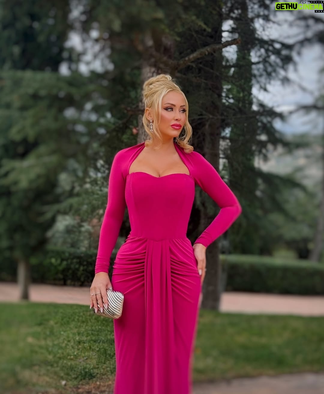 Laura Gadea - 5.4K Likes - Celebrando el amor 💕⚡️ A&E ⚡️💕

#madrid #comunidadmadrid #comunidademadrid #comunidaddemadrid #spain #españa #love #photography #picoftheday #instagood #photooftheday #travel #fashion #art #style #happy #photo #instagram #summer #fitness #smile #europe #instalike #beauty