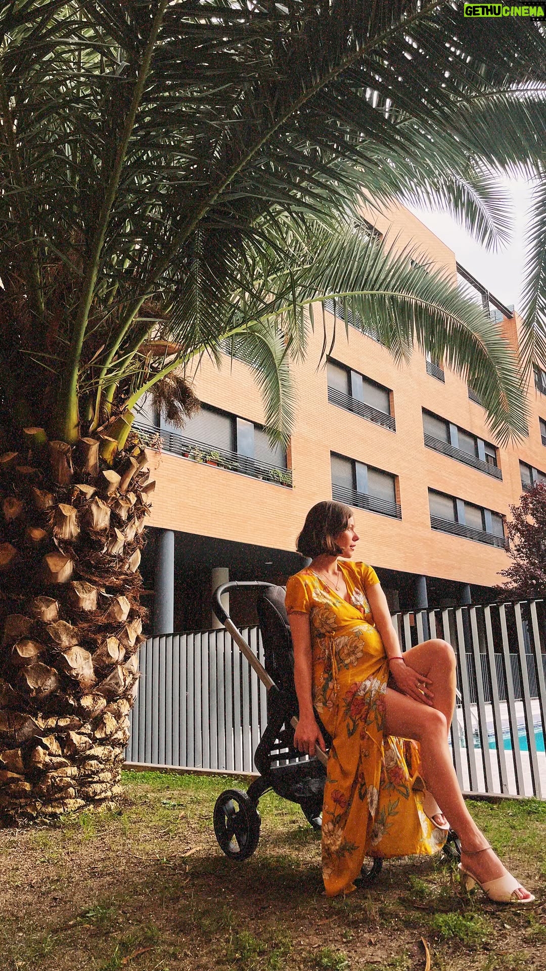 Laura Laprida - 43.7K Likes - Entre instrucciones, risas y un poquito de prueba y error, preparamos en familia el cochecito para el integrante más esperado 🍼
Gracias @chiccoargentina por ser parte.