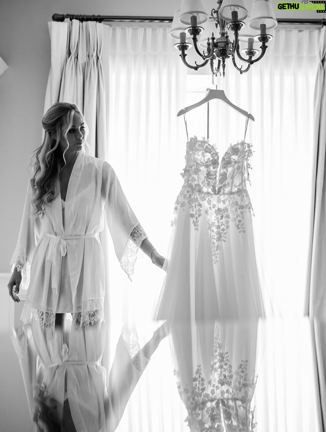 Laura Vandervoort - 13.5K Likes - ✨ The calm before the forever. Girls getting ready. ✨

Thank you to my Maid Of Honor & Big Sis @vandersgardner for holding everything down and in place for me — especially for holding my hand.

Thank you @oakandluna & @guerlain for my bridesmaids bridal gifts.

Dress: @nettabenshabubridal 

Costume jewelry (something old) from my Dad @ralphvandervoort who bought me jewelry when I was a kid at the Grace Kelly exhibit. I had always been in awe of her. 

Scent was my always go to @lelabofragrances Another 13

Thank you to @champagne.and.cupcakes for altering my dress and making it perfection and for making my gorgeous cathedral length veil! 

📸  Credit needs to be shouted from the rooftops to our amazing photographers @robertmauriellphotography @johnbregar - Thank you for capturing everything perfectly.
 
CREDITS:

HAIR: Thank you to my friend and talented artist @annastasia_hairandmakeup & Thank you @mulberryhairextensions for giving me luscious waves!!

MAKEUP: Thank you @neilsilvermanbeauty - I knew after we did our first press photo shoot together I was using you if I ever got married!!! 

WEDDING PLANNER: Thank you @ashleychanelevents for the magical day and evening and all the emails in between.

VENUE: @langdonhall You were incredibly organized & kind. Staff were extremely helpful! The property is stunning, the food was out of this world and we will forever be in love with your hotel and venue.