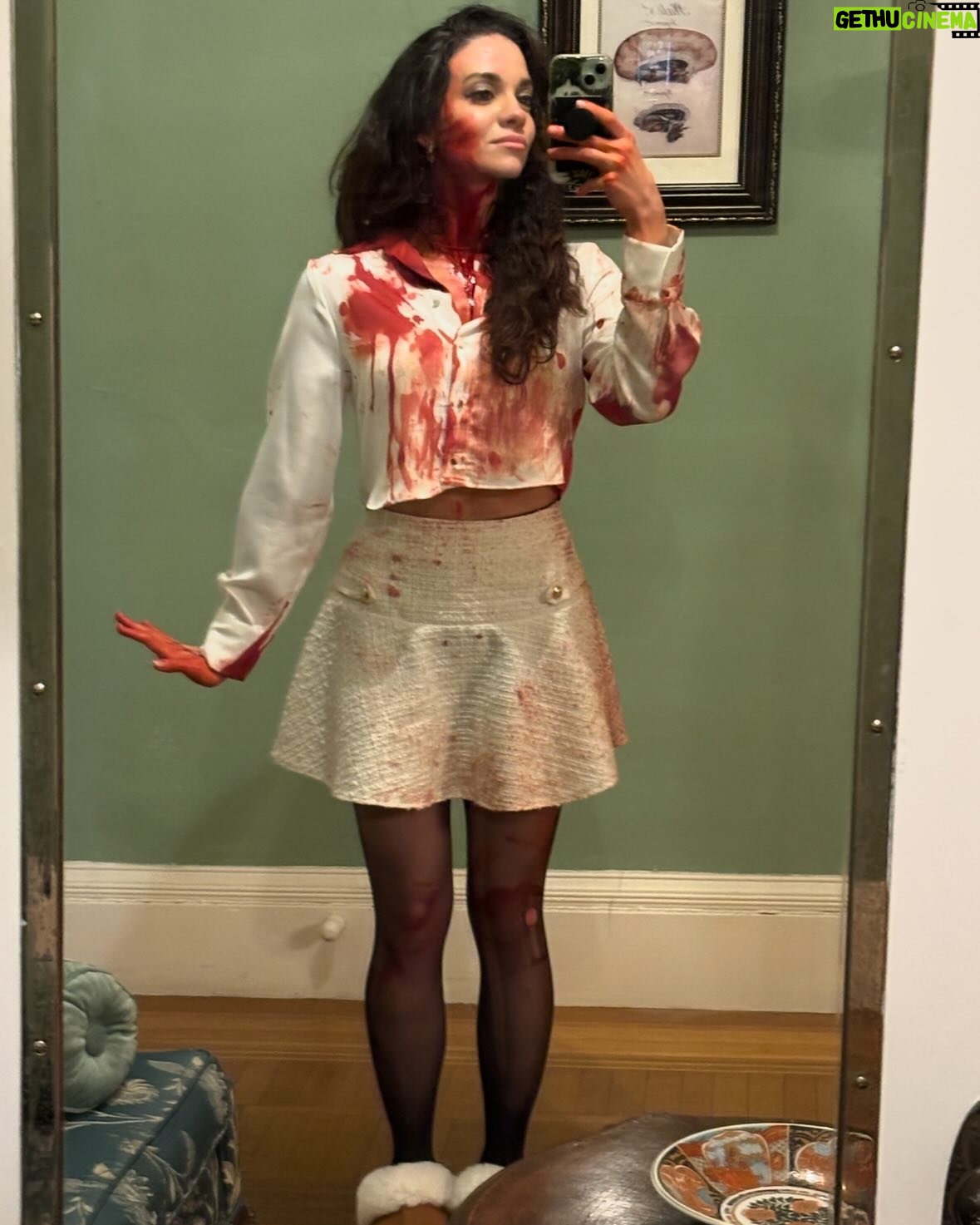 Lauren LaVera - 42.9K Likes - A little bloody bts to feed your fiendish souls. 🩸😈 From @darrenbousman’s upcoming movie “The Monster” (Twisted) coming soon…. 👻 

I had the pleasure to discuss the film plus many other fun topics on the latest episode of @djmakeamovie where I finally got to meet, hug, and chat with wonderful filmmaker @joshstolberg and, of course, the man himself, Darren. Link to the video is in my story or you can listen on your drive on Spotify!