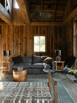 Lauren Liess Instagram - welcome to the party barn at foxvale farm! (Install pics from last week ;) what started out as a typical new barn (swipe to the end to see the “befores”) is now an equestrian party pad for horses (below) & their people (above) 🐴 Full video tour coming soon to our channel! interior design by us ~ Lauren Liess Interiors | architecture by @sutphin_architecture | construction by @carrmichaelconstruction  So many thanks to our dream clients   amazing team!! #foxvalefarm
