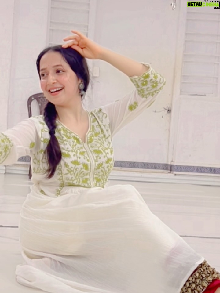 Lavanya Srivastava - 1.4K Likes - Kathak Diaries ✨

@rajendrachaturvedi 🙏