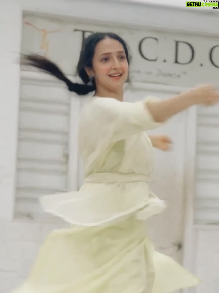 Lavanya Srivastava - 1.4K Likes - Kathak Diaries ✨

@rajendrachaturvedi 🙏