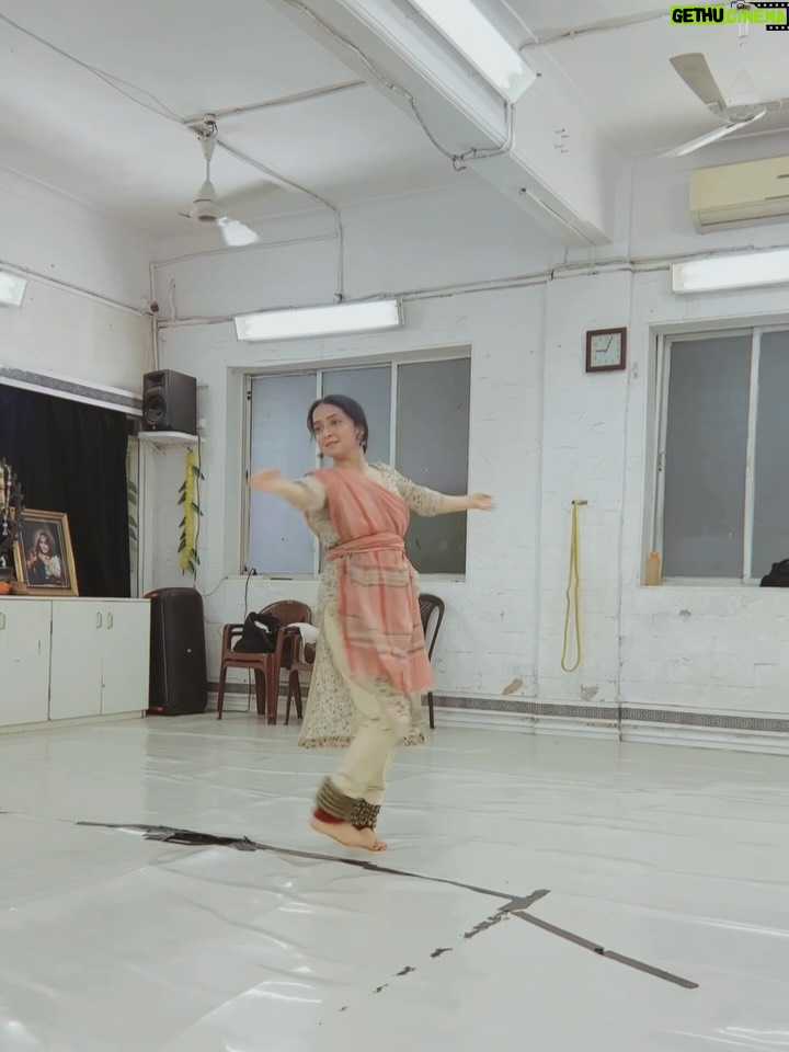 Lavanya Srivastava - 1.4K Likes - Kathak Diaries ✨

@rajendrachaturvedi 🙏
