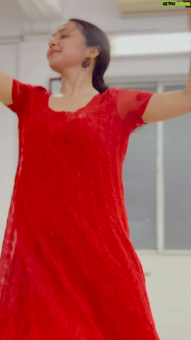 Lavanya Srivastava - 1.7K Likes - First rehearsal 🫶🏻 Mohe Rang doh laal ❤️

@rajendrachaturvedi 🙏

#Moherangdohlaal #kathak #classicaldance #lavanyasrivastava