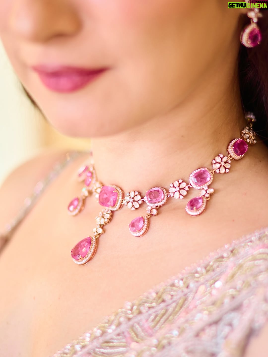Lavina Tandon - 9.4K Likes - सारी और jhumka, प्यार है Unka 🤍

photographer: @jiten_03 
location: @setsinthecity.in 
jewellery: @nialuxeempire 
HMU: @hairandmakeupbysweety 
Outfit: @aynaaworld 
styled बाय: @styleitupbyaashna