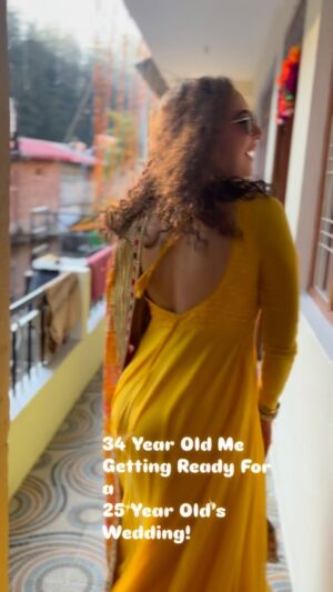 Lavina Tandon Instagram - Sabka Wedding Bells 🔔 
  Aur 
  Apna Jingle Bells 😂🤷🏻‍♀️
 Ho! Ho! Ho! 

#reeloftheday 
#funnyreels
#trending 
#reelsforfun
#lavvinataandon #actor #explorepage
