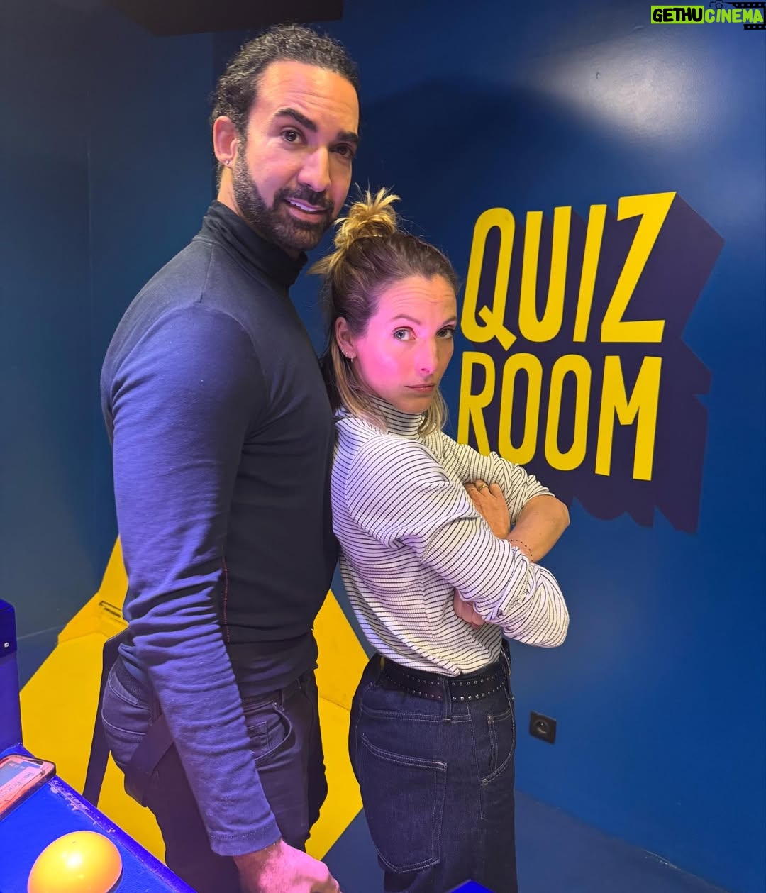 Léa François - 9.2K Likes - Entre 2 de tournages, et comme on ne voudrait surtout pas prendre le risque de se manquer le soir après la journée : on se retrouve… pour continuer de jouer… 💫

#quizzroom #mespartenairesdamour #jelesaime