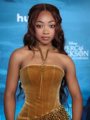 Leah Sava Jeffries Instagram - P•J•O • S•Z•N • 2
PREMIERE ⚡️
Stylist: @mrenriquemelendez
Stylist asst: @meganzina, @alyssa_rabie
Tailor: @lisanhoang
Makeup: @reneeloizmakeup
Hair: @lovetaije
Photography: @conradcaptures