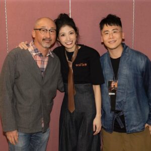 Lee Chien-na Instagram - 謝謝你們在
我愛你們呀～
還有好多好多人都沒合照到
殘念！
下一場我再好好搜集❤️❤️❤️

#入戲Part3