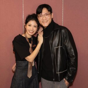Lee Chien-na Instagram - 謝謝你們在
我愛你們呀～
還有好多好多人都沒合照到
殘念！
下一場我再好好搜集❤️❤️❤️

#入戲Part3