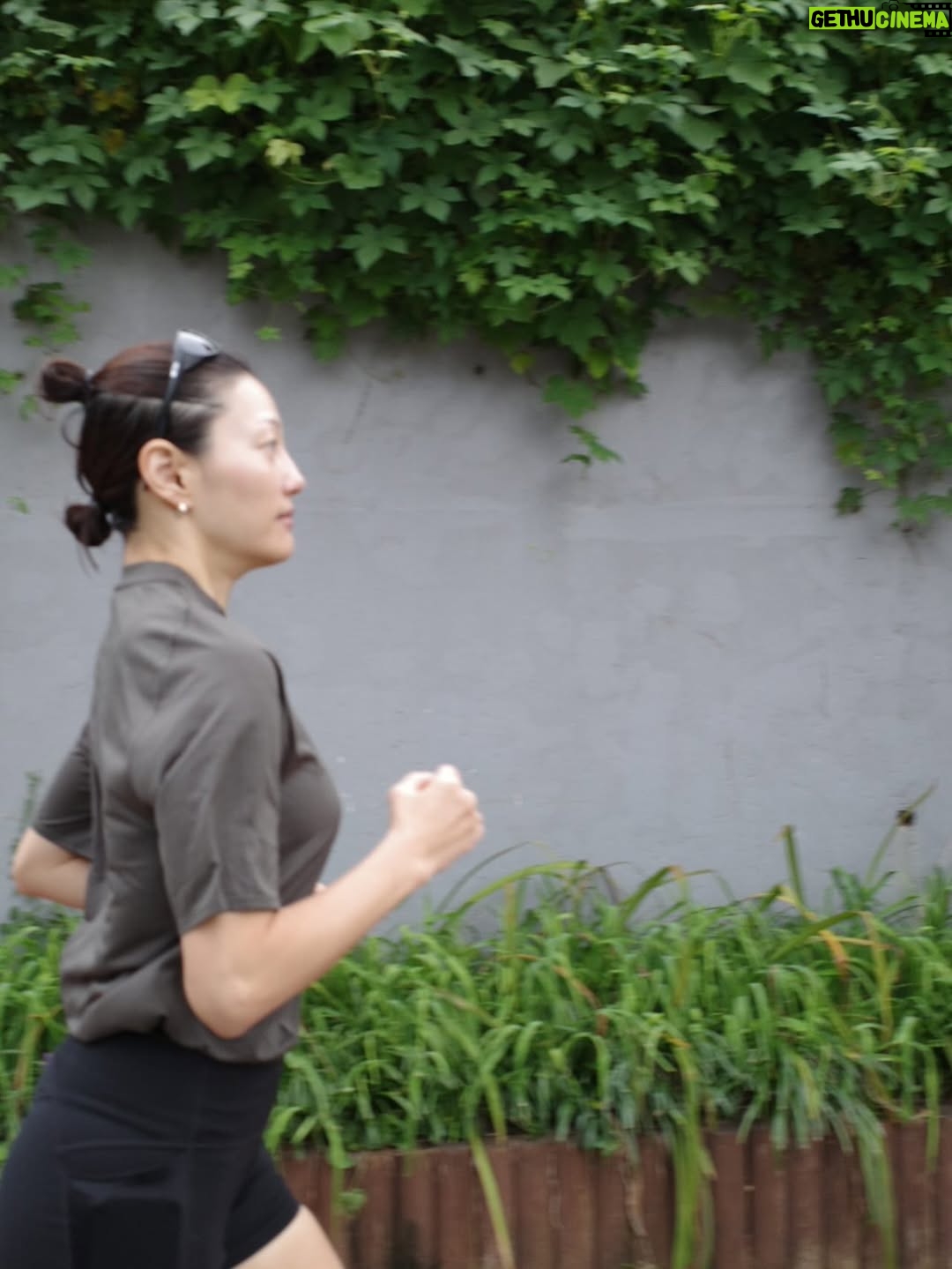 Lee El - 7.4K Likes - _
네가 찍어주는 사진은 다 좋아 @ad4c_530