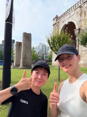 Lee El Instagram - _
🌿🧡🫶🏻🤍🌞🥂✨
예쁜거 뒤에 빙구 빙구뒤에 김렌이 김렌이 뒤에 술 술 뒤에 박필립 박필립 뒤에 엘라써니 엘라써니 뒤에 우리집 루카스 우리집 루카스 뒤에 김뾴뇨 김뾴뇨뒤에 계곡와인 계곡와인 뒤에 자연인🌿✨