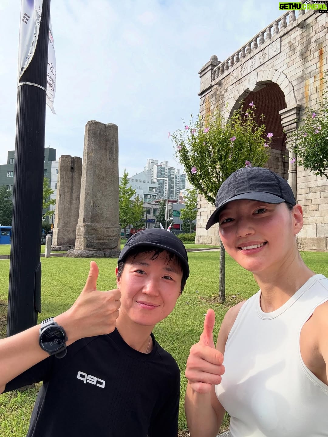 Lee El - 6.4K Likes - _
🌿🧡🫶🏻🤍🌞🥂✨
예쁜거 뒤에 빙구 빙구뒤에 김렌이 김렌이 뒤에 술 술 뒤에 박필립 박필립 뒤에 엘라써니 엘라써니 뒤에 우리집 루카스 우리집 루카스 뒤에 김뾴뇨 김뾴뇨뒤에 계곡와인 계곡와인 뒤에 자연인🌿✨