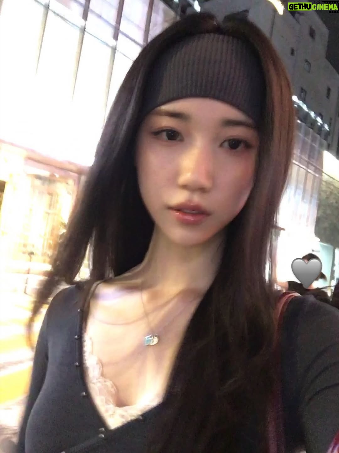 Lee Re - 15.7K Likes - 영원히 끝나지 않는 9월 °°일………영끝구?헤헤