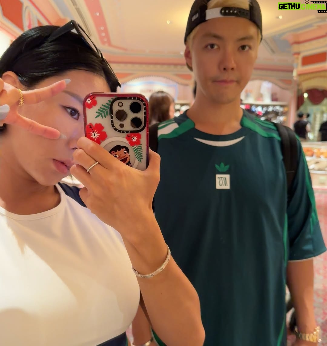 Lee Sang-hwa - 21.7K Likes - 겨론기념일👩🏻‍💼🙋‍♂️🕶️🤍#말좀잘들어