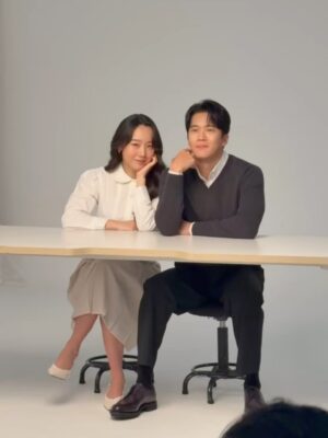 Lee Si-won Instagram - 지난 6월
한참 한참 뒷북이지만 #듀오 광고모델로 다시 복귀하였습니다 
여기저기서 만나요🙋🏻‍♀️ 결혼의 확률를 높이는 #결혼해듀오 

그리고 너무나 반가웠던 석진오빠 @haseokjin