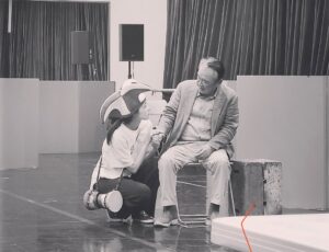 Lee Yeon-hee Instagram - 선생님 그곳에서는 편안히 쉬세요.
선생님과 함께했던 순간들이 제게 큰 영광이었어요.
잊지못할거에요.
영원한 배우 이순재 선생님을 위해 기도합니다.
🙏🏻