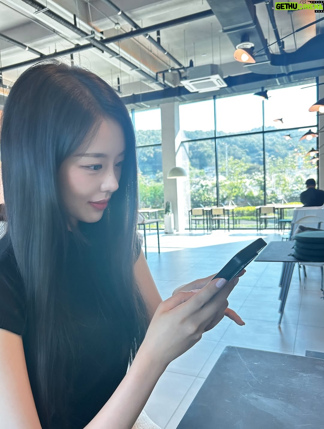 Lee Yoo-jin - 1.6K Likes - 1인 2메뉴.. 행보쿠...(♡ˊ͈ ꒳ ˋ͈)🩵