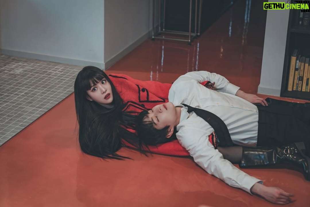 Lee Yul-eum - 84.4K Likes - 레나야 이젠 외롭지 말자!♥️ #친애하는X