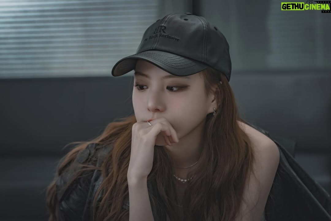 Lee Yul-eum - 84.4K Likes - 레나야 이젠 외롭지 말자!♥️ #친애하는X