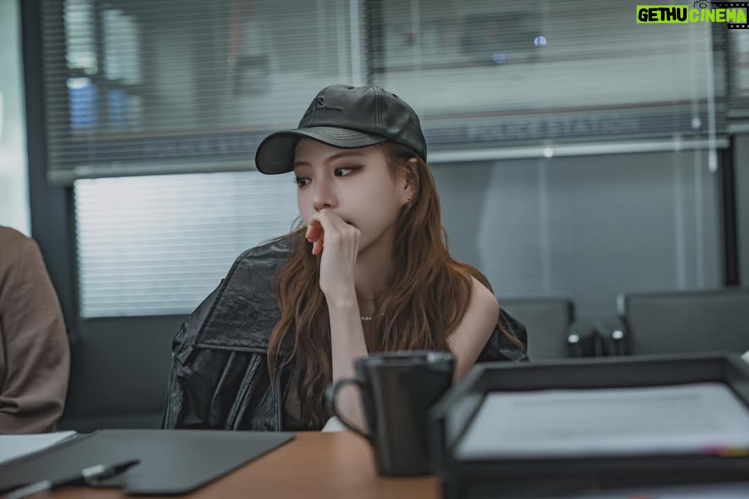 Lee Yul-eum - 84.4K Likes - 레나야 이젠 외롭지 말자!♥️ #친애하는X