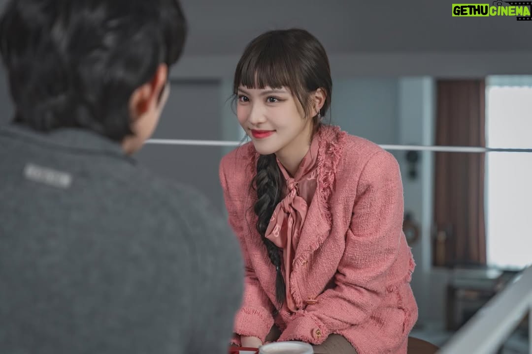 Lee Yul-eum - 84.4K Likes - 레나야 이젠 외롭지 말자!♥️ #친애하는X