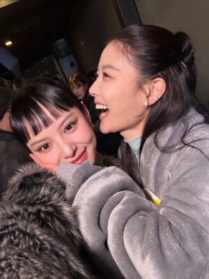 Lee Yul-eum Instagram - 친애하는🖤♥️ #친애하는X