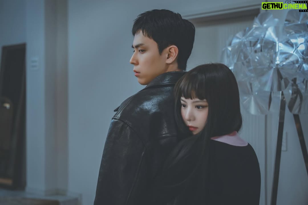 Lee Yul-eum - 37.4K Likes - 🖤♥️ #친애하는X