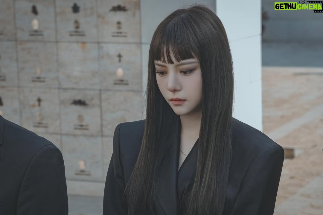 Lee Yul-eum - 37.4K Likes - 🖤♥️ #친애하는X