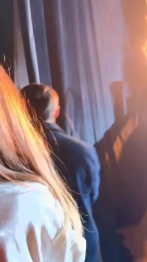 Lela Tsurtsumia Instagram - კონცერტის დღეს, მთხოვეს, ლელას დიდი გულშემატკივარიაო,თორნიკე კვინიკაძე და იქნებ შეახვედროოო, განსაკუთრებულად უყვარს ლელაო.
შევიყვანე, უწესიერესი ადამიანი❤️, ძალიან თავმდაბალი.
მთლიან ვიდეოს ვდებ, მაყურებლების თხოვნით💪.
მაგარი სახალისოა😎