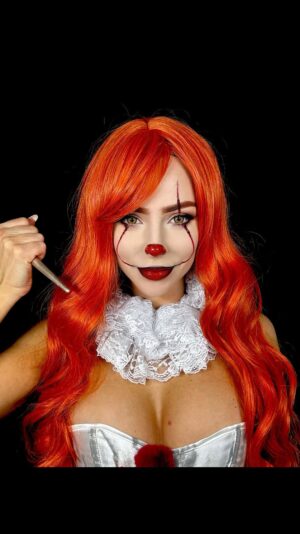Lena Guillou Instagram - Alors vous aimez ??? 🥹🙏🏼🤡

@instagram ⏳

#Ça #bienvenueaderry #makeup #halloween #clownmakeup