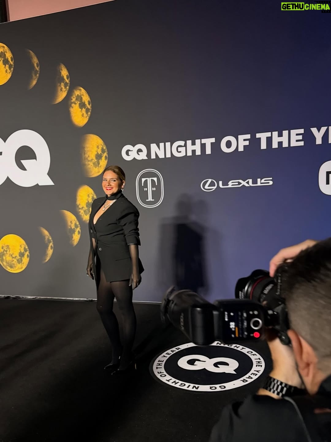 Leonor Seixas - 2.1K Likes - Saturday night with @gqportugal @gq 🖤  Look by @ritaprietoalves @swarovski  @swarovski_partner_atelier  @aldo_shoes