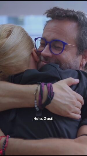 Leticia Brédice Instagram - El reencuentro que necesitábamos: @ricardodarinok, @gastonpauls22 y @letibredice reviven Nueve Reinas 🎬
25 años después siguen con la misma química ❤️
#NueveAuras, estreno mañana por #HBOMax.