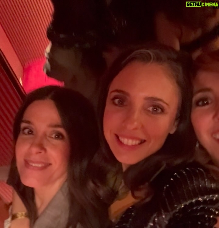 Leticia Dolera - 5.8K Likes - La noche de anoche 🥰
GRACIAS GRACIAS GRACIAS 
Gracias por las bonitas palabras. 
No llego a contestar todos los mensajes, pero los voy leyendo todos con mucha emoción. 💜

Gracias @pedrodelhierro_official @thomassabo y @backstagebcn