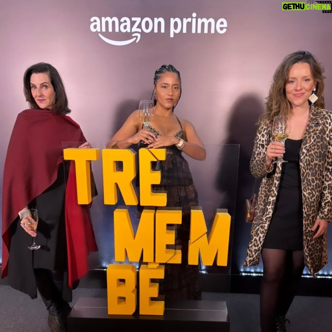Letícia Tomazella - 1.6K Likes - Ontem tivemos a pré-estreia de "Tremembé"! 
Já já algumas criminosas gente fina vão invadir sua casa! 🤓

Direção de @veraegito 💙
Em breve no @primevideobr 🎬