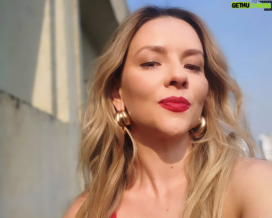 Letícia Tomazella - 2.9K Likes - Numa bem bandida, na outra bem delegada, c'est la vie! ❤️
Já viram?

#tremembé 
#dnadocrime

Fotos 1 e 2: @_stellacarvalho_ 
Foto 3: @anapazian 
Foto 4: euzinha