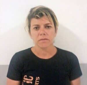 Letícia Tomazella Instagram - Realidade X Ficção ➡️ Desde os primeiros encontros dos roteiristas da série Tremembé, havia o desejo de surpreender o público com um crime desconhecido. A ideia era fazer com que o telespectador criasse uma conexão com a personagem e só no final descobrir o que ela havia cometido. Essa proposta se concretizou com a personagem Poliana, inspirada na criminosa da vida real Luciana Olberg. Os detalhes do crime monstruoso dessa mulher estão no livro “Suzanne - Assassina e Manipuladora”, que serve de base para o projeto. Na série, Poliana é interpretada impecavelmente pela atriz Letícia Tomazella @leticiatomazella