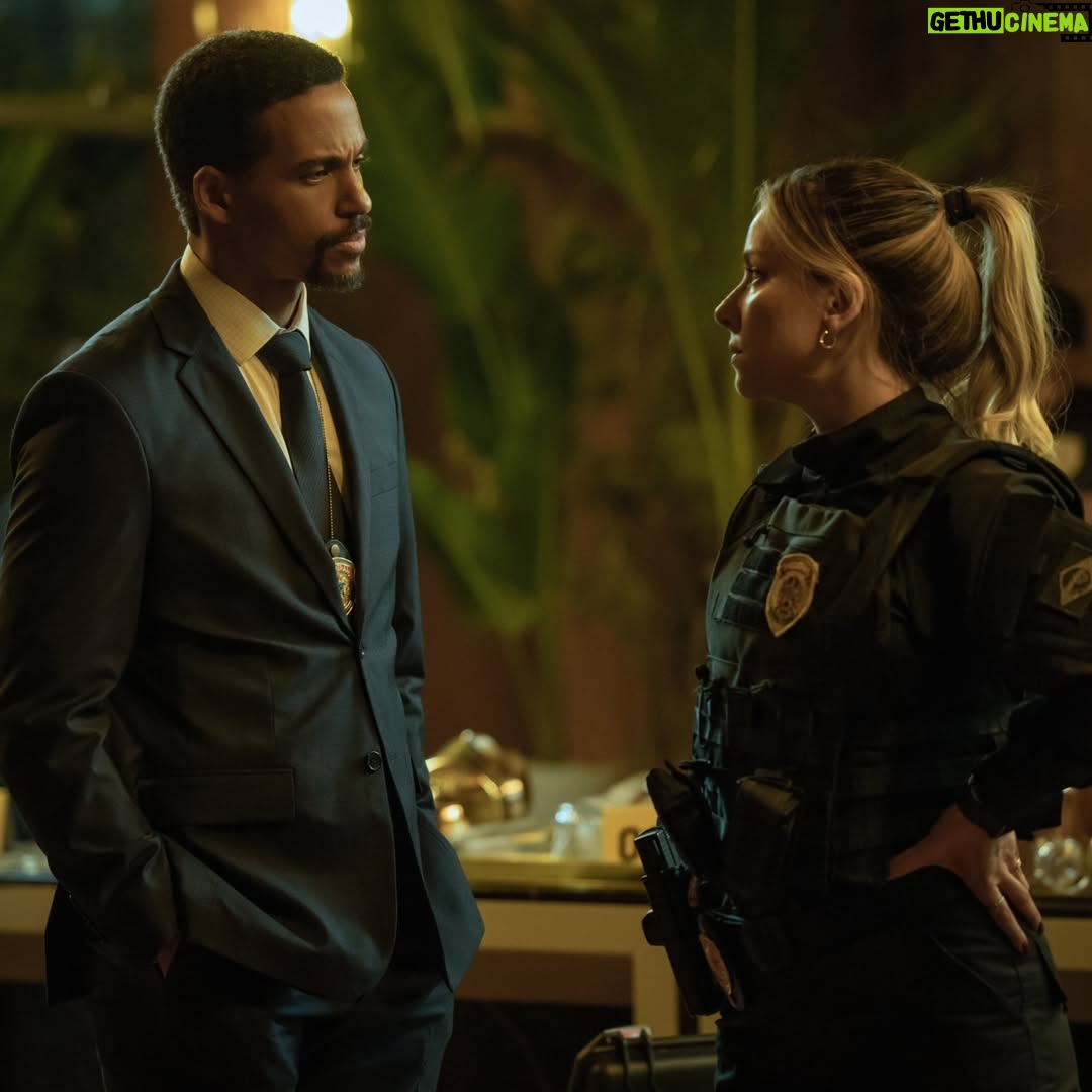 Letícia Tomazella - 1.9K Likes - Falta menos de 1 semana pra estreia da 2a temporada de DNA DO CRIME! 🎬
Enquanto isso, fiquem com um aperitivo da nossa delegada Vendramin por aqui! A série tá intensa!!! 

Dia 04/06, na nossa amiga Netinha @netflixbrasil ❤️🔥

Fotos: Alexandre Schineider, Alisson Louback e Ana Pazian/Netflix