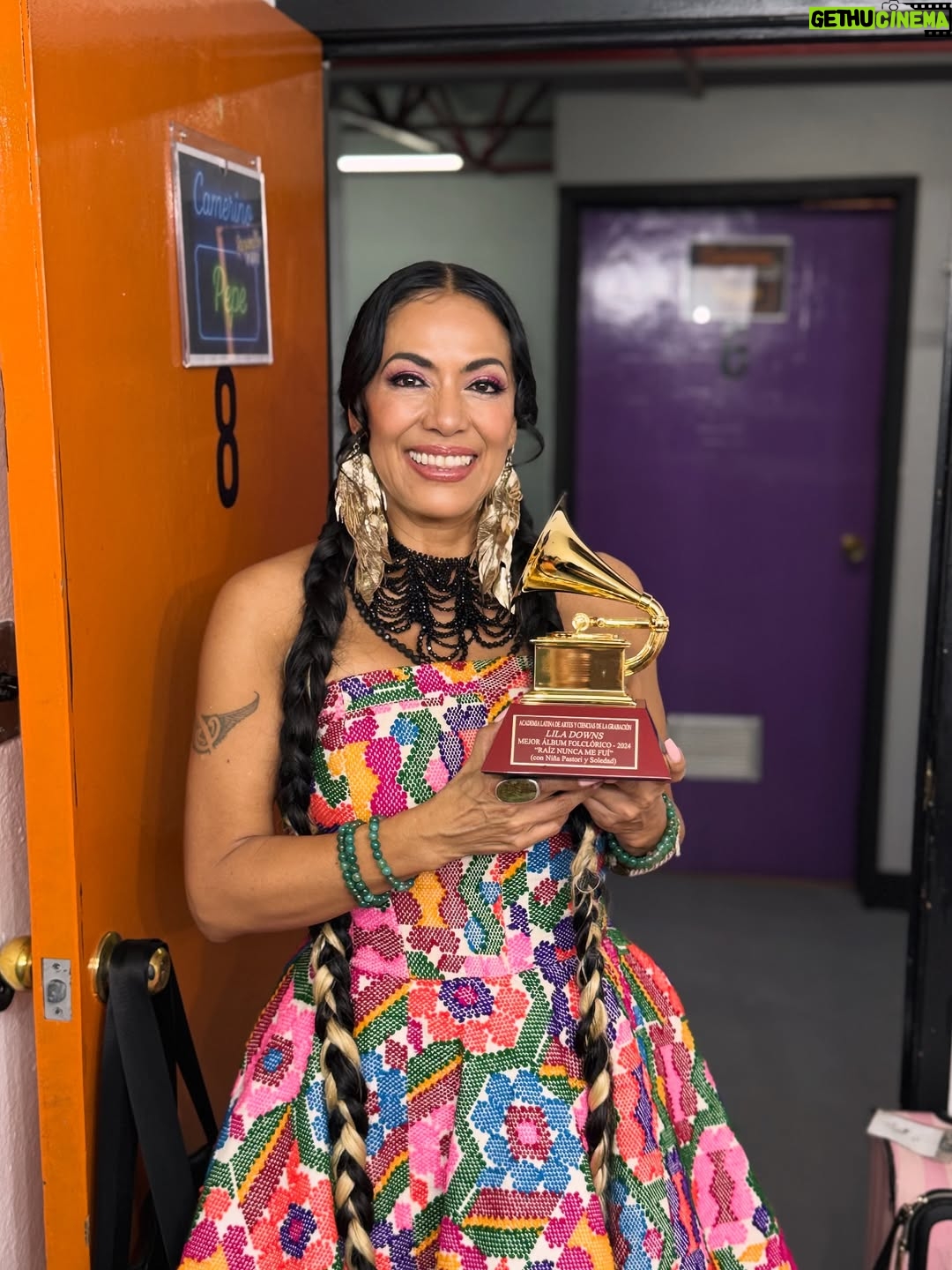Lila Downs - 19.7K Likes - Apenas recibimos este importante reconocimiento de los @latingrammys gracias a ustedes nuestro público y a nuestros colegas músicas y músicos 🙏 #raíz #raiznuncamefui