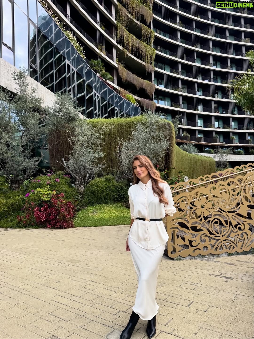 Liliana Santos - 2.4K Likes - “Por favor não incomodar. Estou a viver um sonho”💭 

#madeiraisland #savoy #parceria #trip #portugal